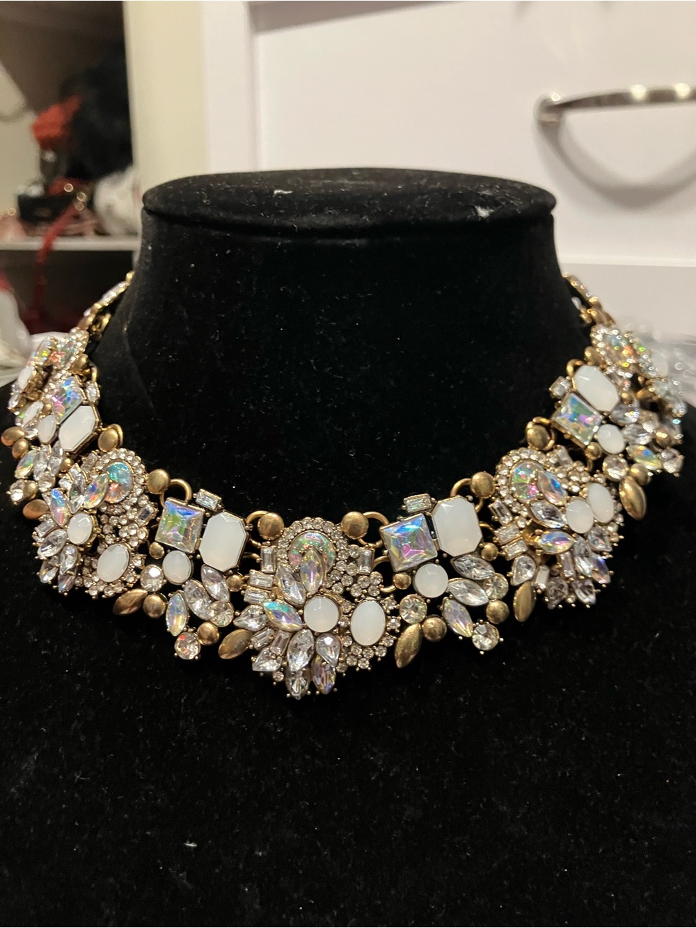 Crystal Statement Collar Necklace - White & Gold